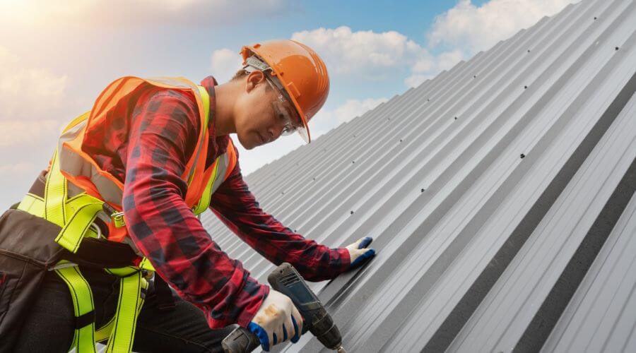 Professional gutter cleaning in Curtiss, WI